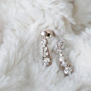 🎉 SILVER CRYSTAL hanging earrings